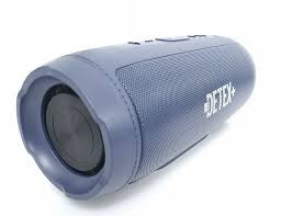 نمای نزدیک اسپیکر بلوتوثی Detex Plus D900 با شیار کارت حافظه